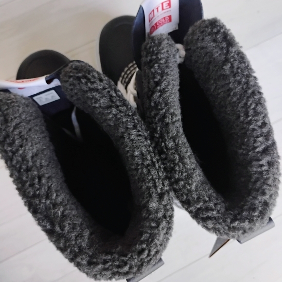 VANS NEW Standard Snow MTE Boots - Picture 13 of 15